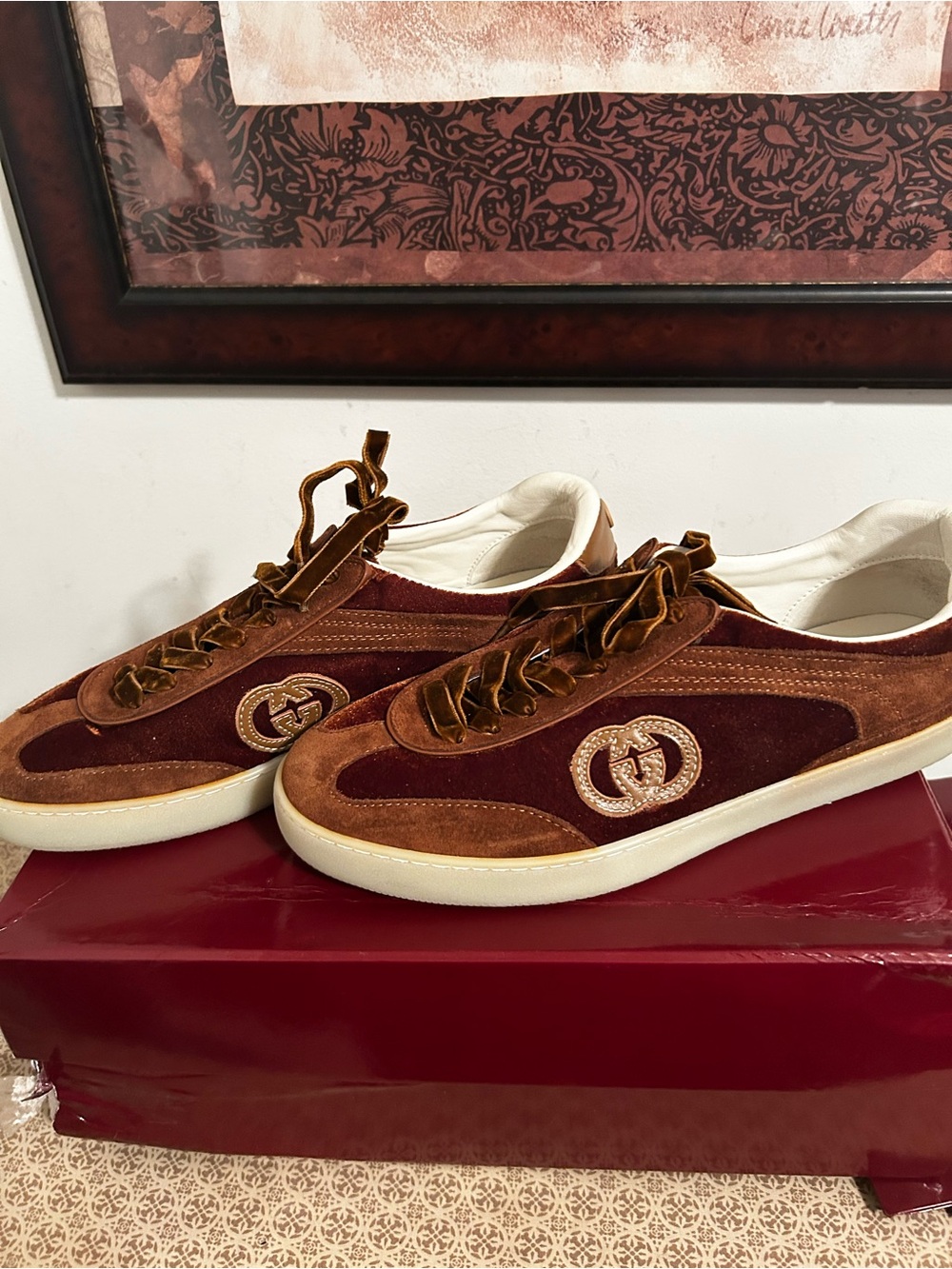 Gucci unisex Burgundy and Brown Velvet Low-Top Sneakers
Size 12 Women